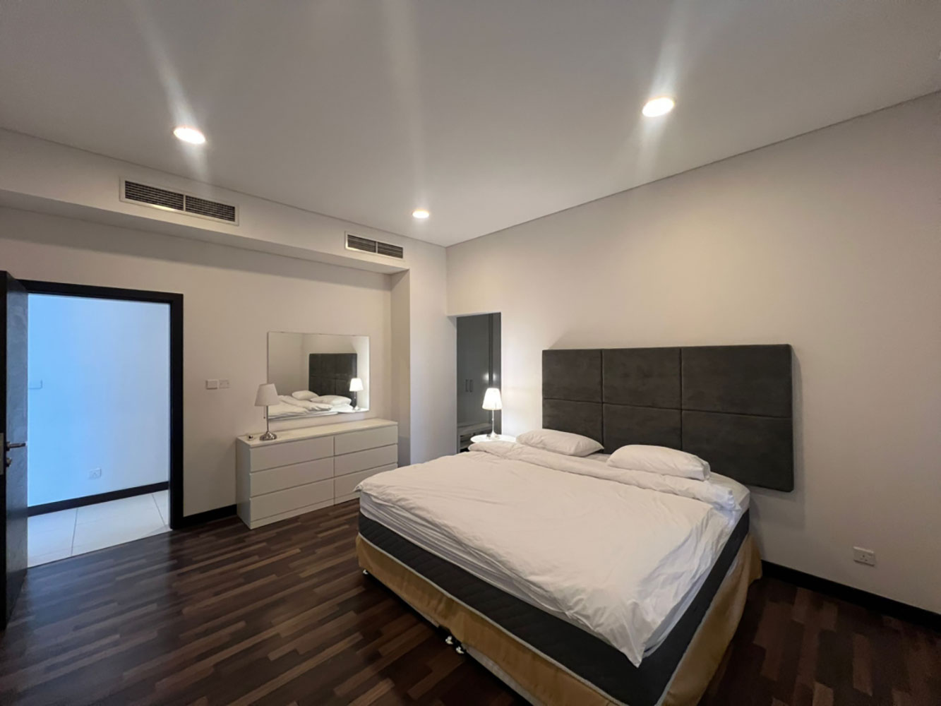 صورة شقة للبيع في جزيرة الريف #3520 1