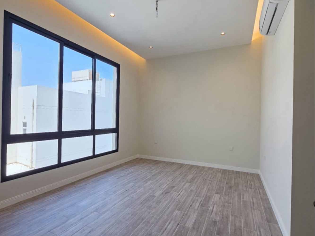 صورة فيلا للبيع في سار #5429 2