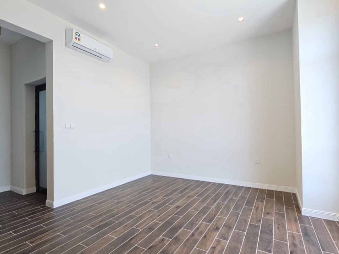 صورة فيلا للبيع في سار #5429 7