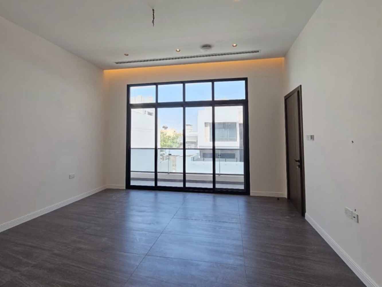 صورة فيلا للبيع في سار #5429 4