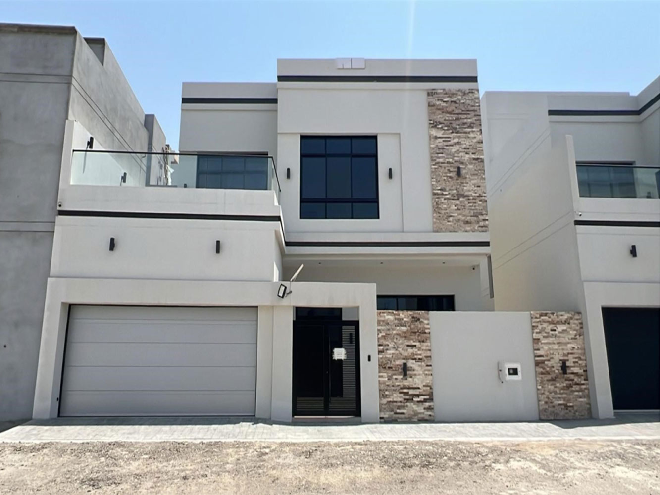 صورة فيلا للبيع في سار #5624 0