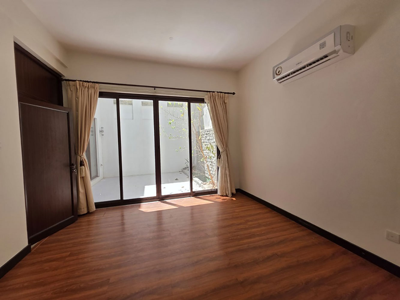 صورة فيلا للإيجار في ديار المحرق #5922 3