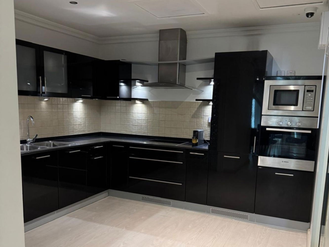 صورة فيلا للبيع في سار #5984 1