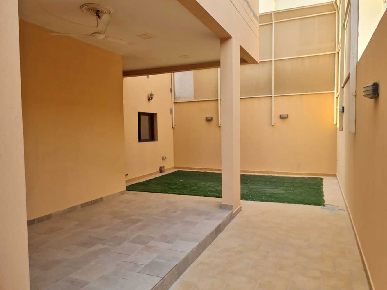 صورة فيلا للبيع في كرزكان #6029 1