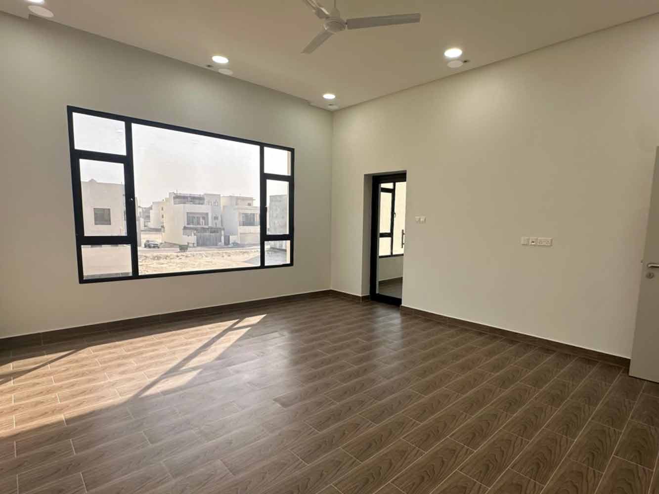 Villa for Sale in Durrat Al Muharraq Image #6427 4