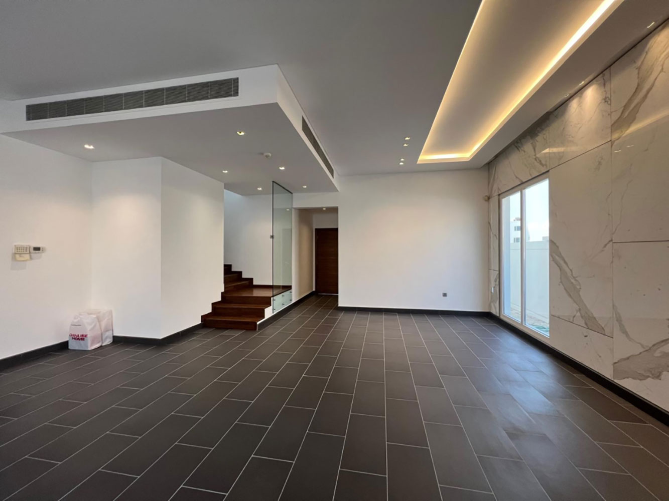 صورة فيلا للبيع في سار #6730 3