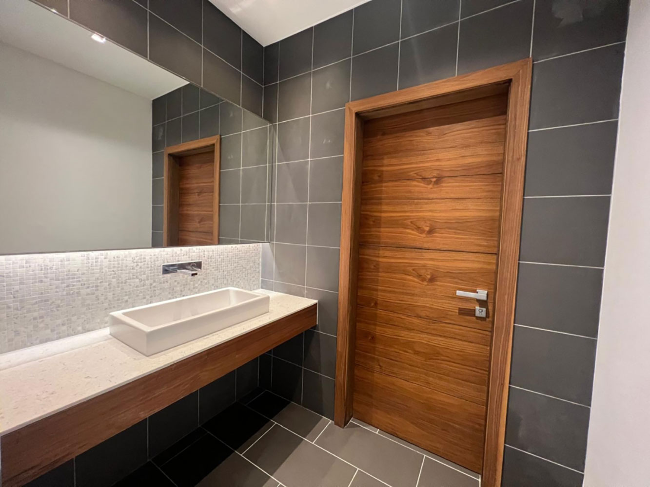 صورة فيلا للبيع في سار #6730 1