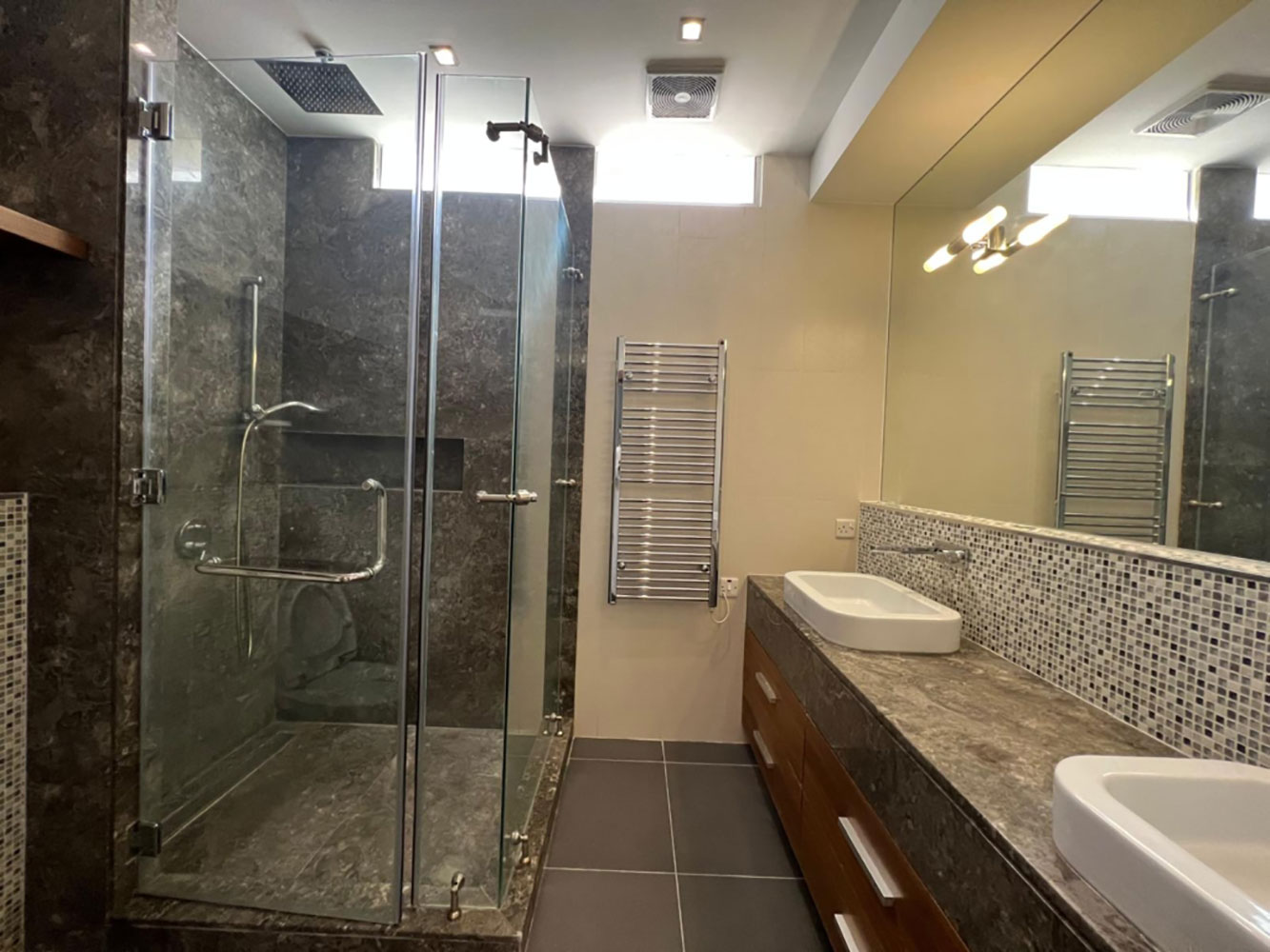 صورة فيلا للبيع في سار #6730 5