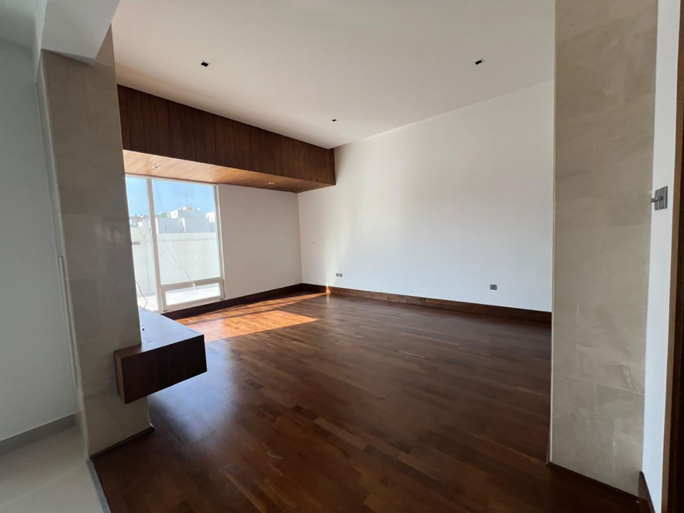 صورة فيلا للبيع في سار #6730 2