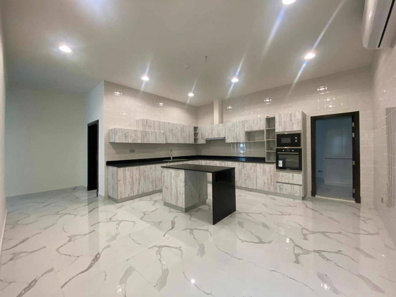 Villa for Sale in Bu Kowarah Image #6752 3