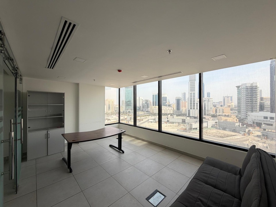 صورة مكتب للبيع في ضاحية السيف #7700 0 