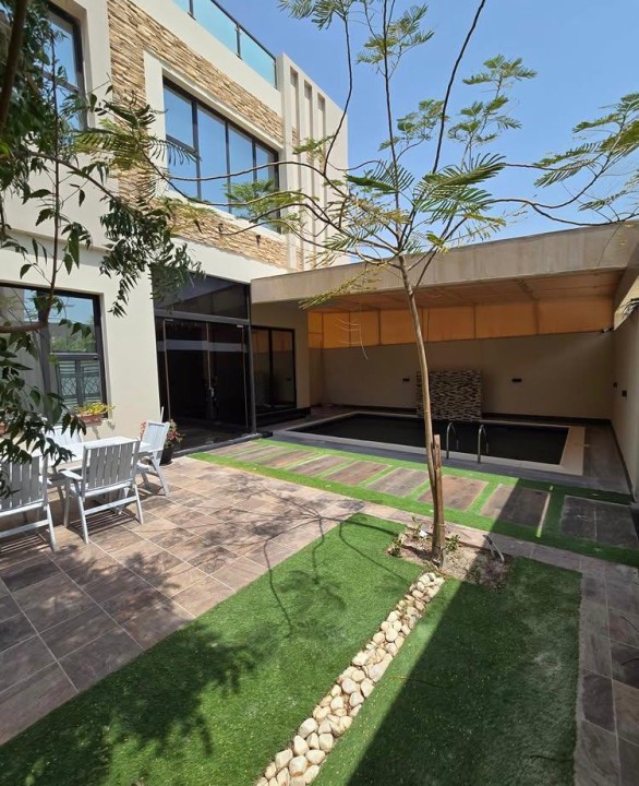 صورة فيلا للبيع في جو #8338 1