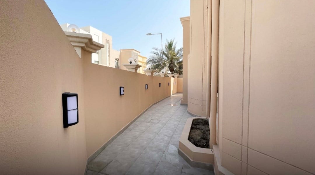 صورة فيلا للبيع في الحد #8371 1