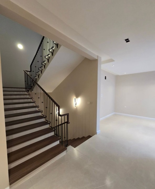 صورة فيلا للبيع في سار #8866 3