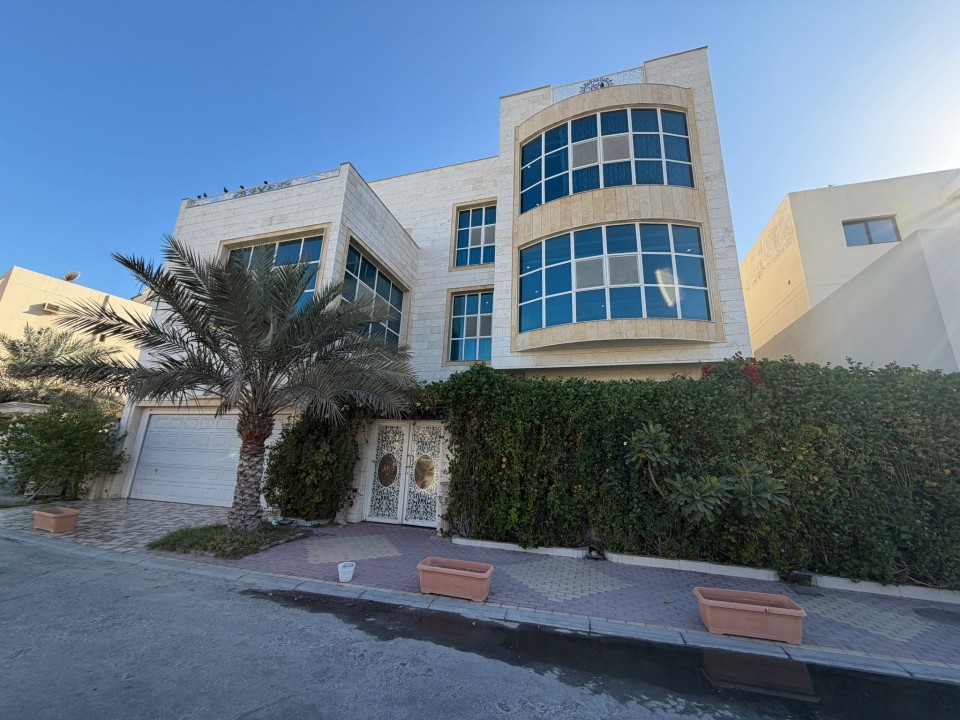 صورة فيلا للبيع في الحد #8983 0