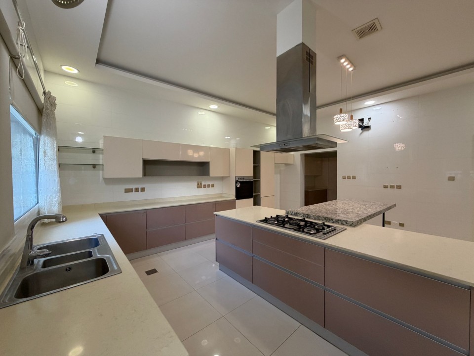 صورة فيلا للبيع في الحد #8983 2