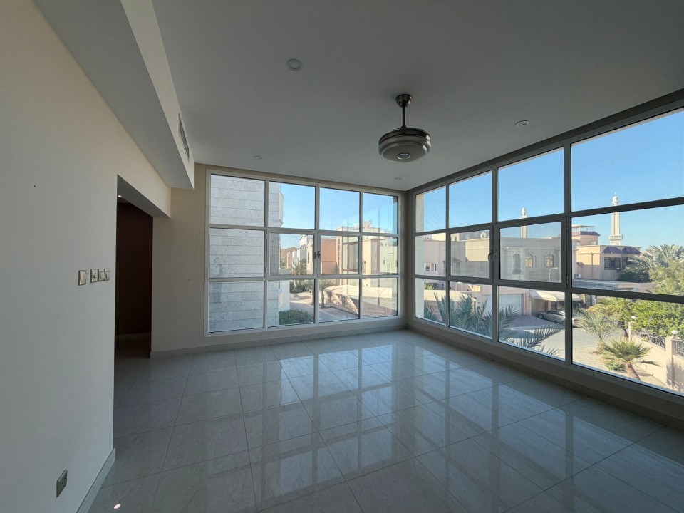 صورة فيلا للبيع في الحد #8983 5