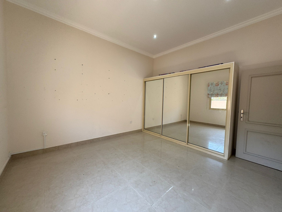 صورة فيلا للإيجار في الجنبية #10009 9