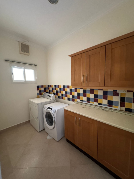 صورة فيلا للإيجار في سار #10010 4