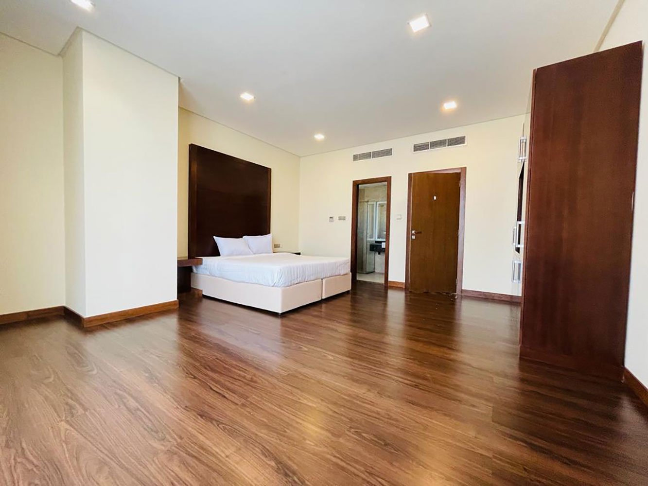 صورة شقة للإيجار في الجفير #1365 5