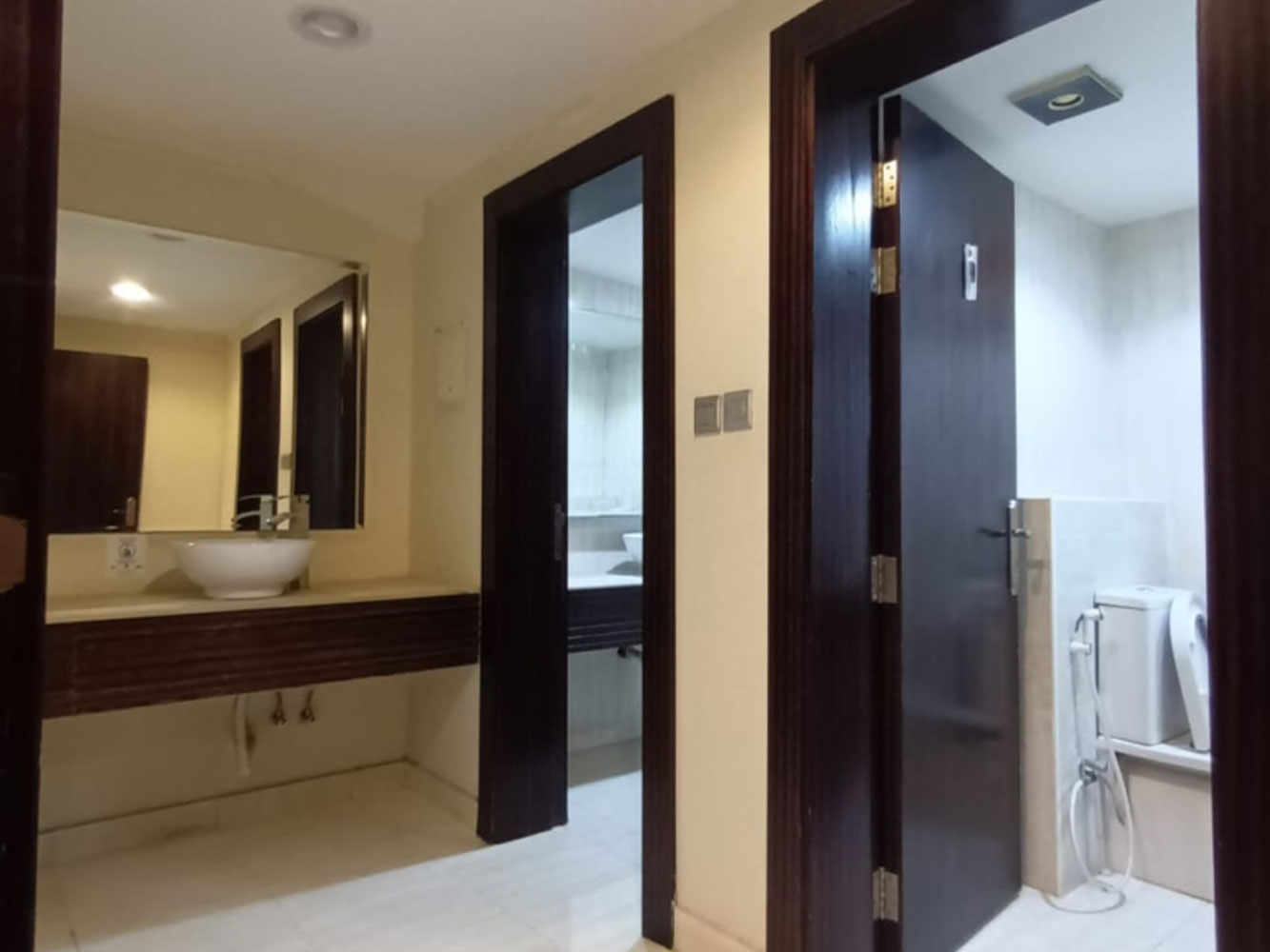 صورة مكتب للإيجار في ضاحية السيف #1366 3