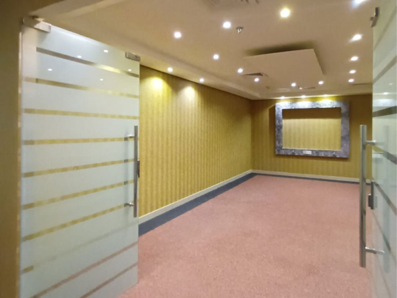 صورة مكتب للإيجار في ضاحية السيف #1366 1