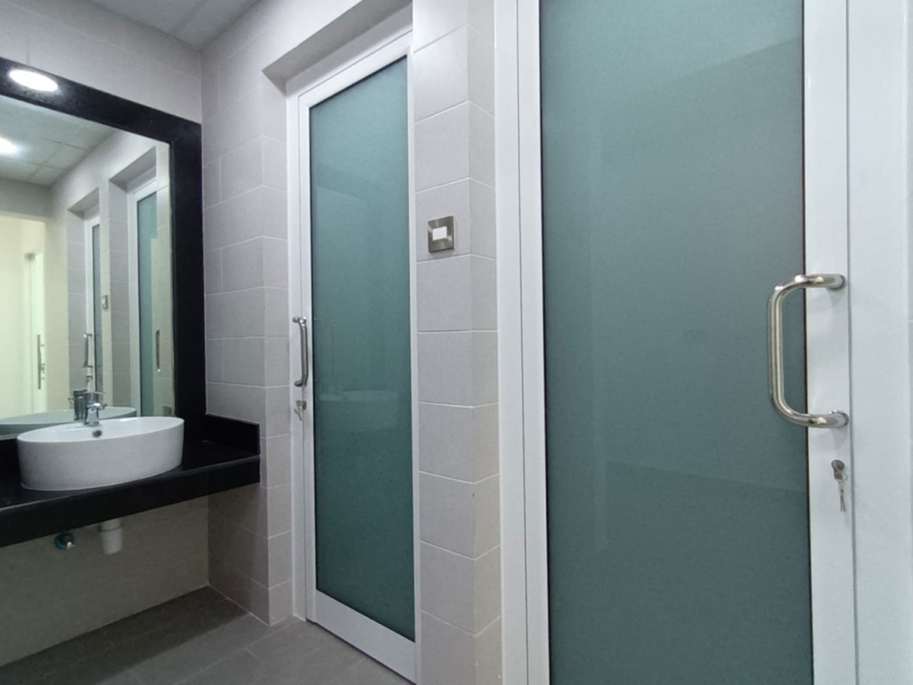 صورة مكتب للإيجار في ضاحية السيف #1395 1