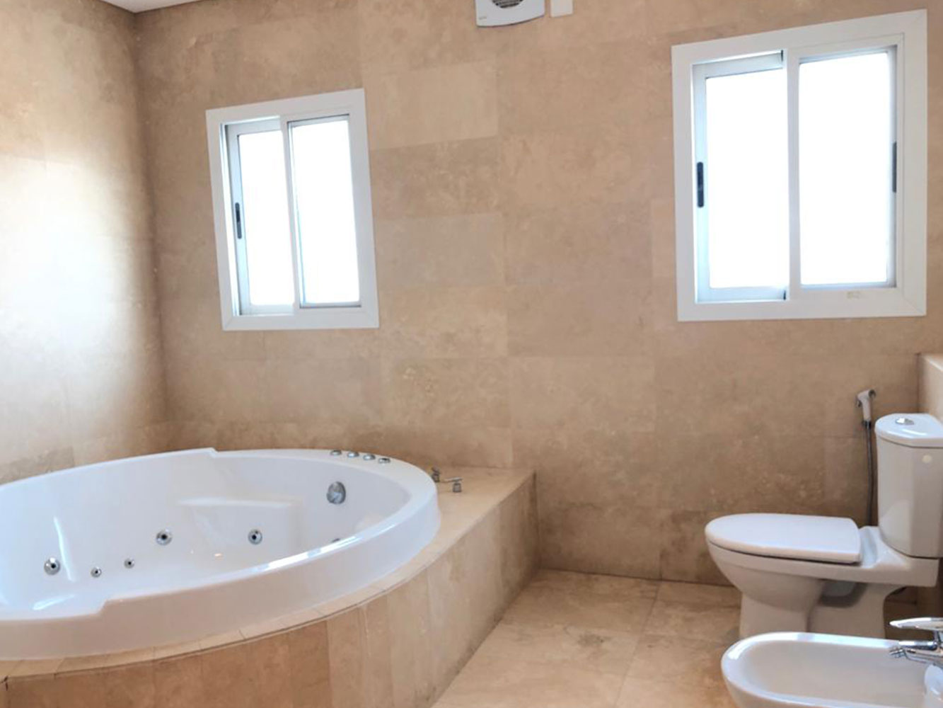 صورة فيلا للإيجار في سار #1438 4