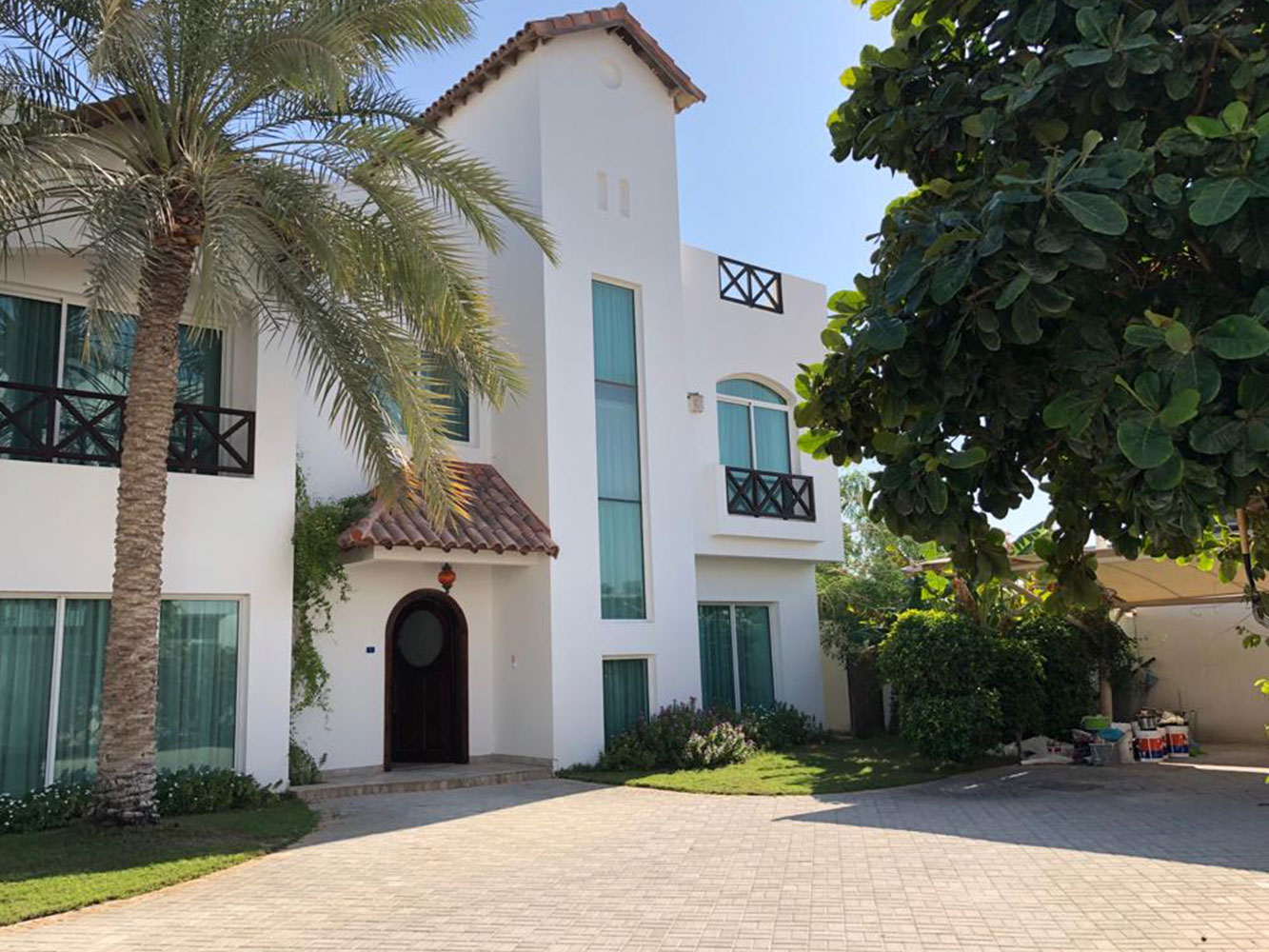 صورة فيلا للإيجار في سار #1438 0