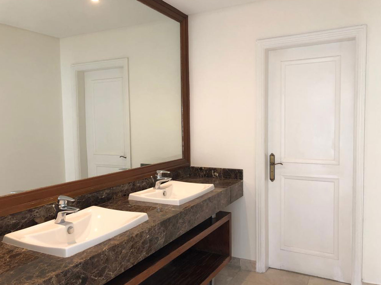 صورة فيلا للإيجار في سار #1438 5