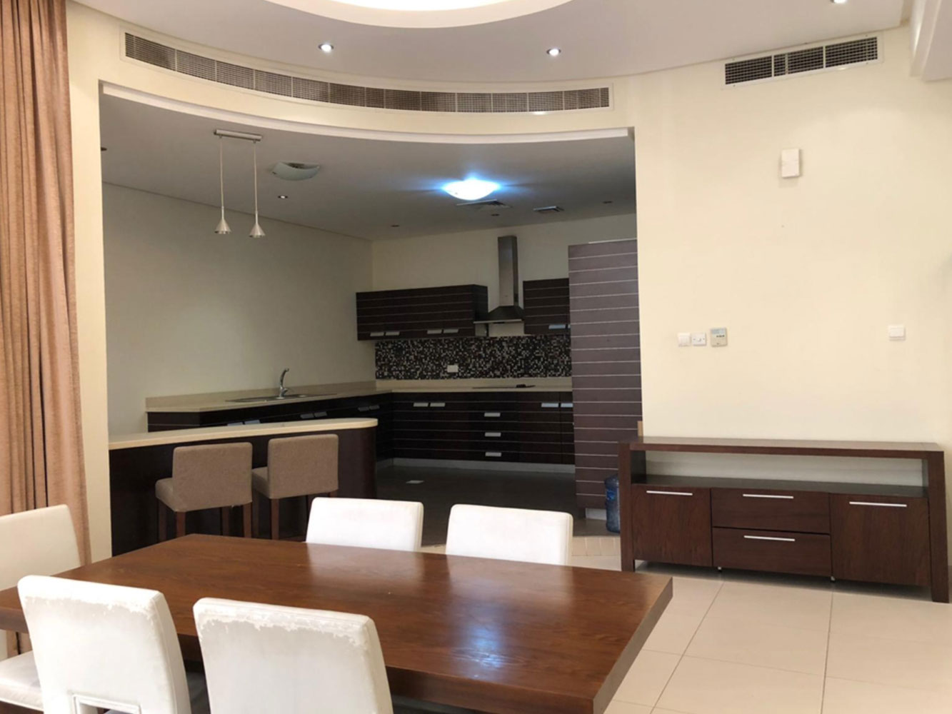 صورة فيلا للإيجار في سار #1439 2