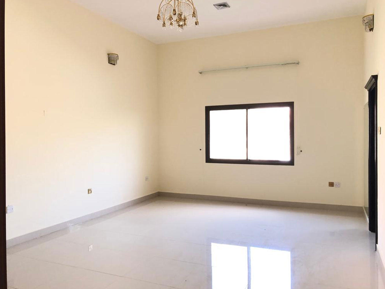 صورة فيلا للإيجار في سار #1444 10
