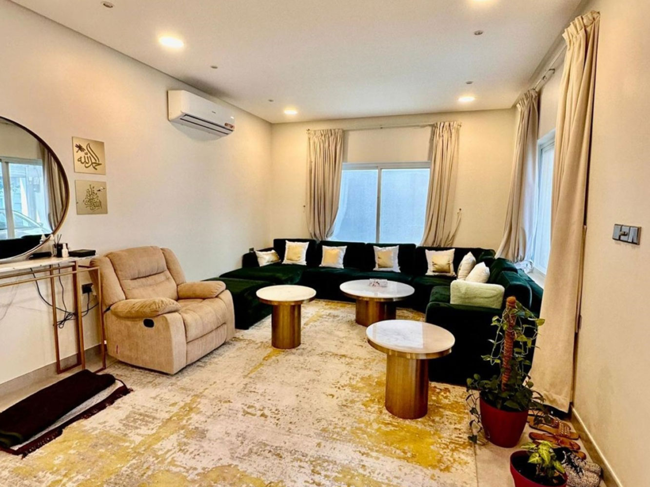 صورة فيلا للإيجار في سار #1454 2