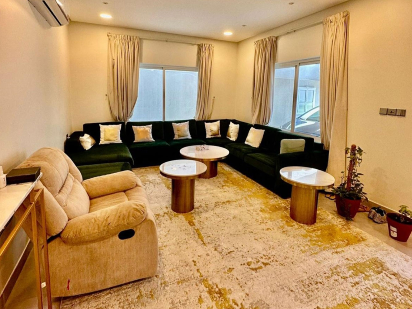 صورة فيلا للإيجار في سار #1454 3