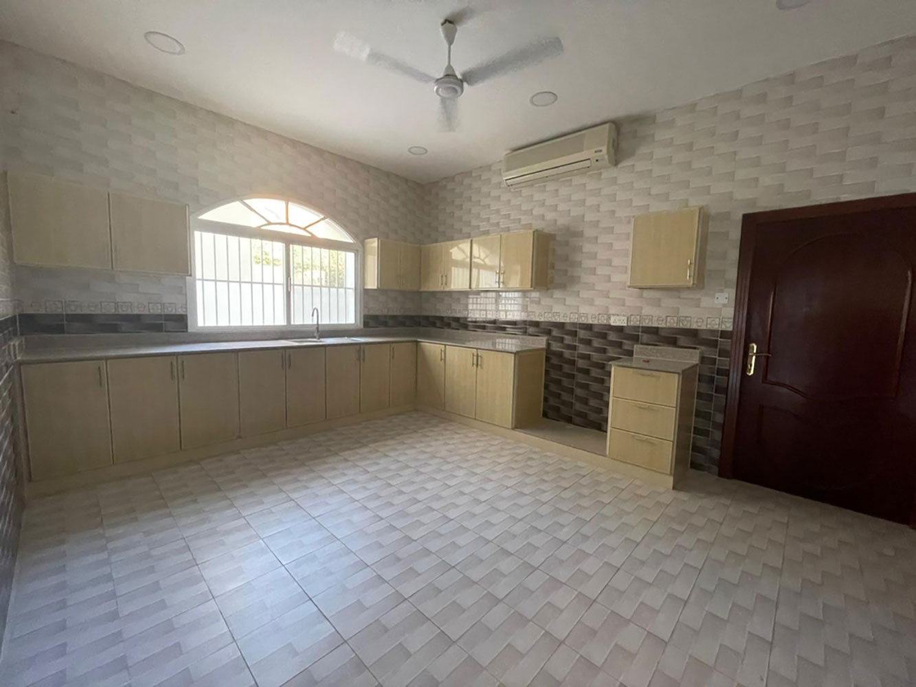 صورة فيلا للبيع في عراد #1461 4