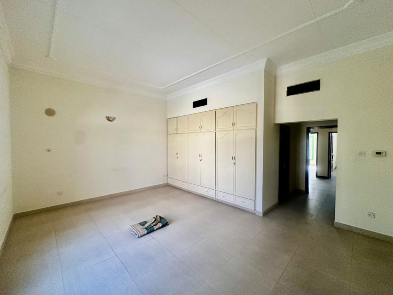 صورة فيلا للإيجار في الجنبية #1464 4