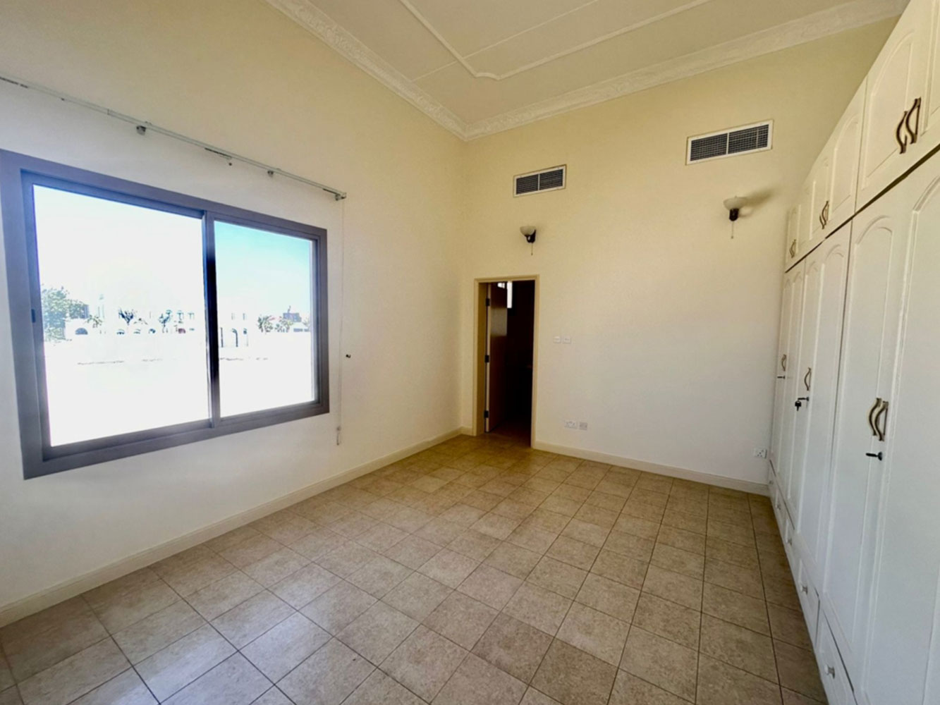 صورة فيلا للإيجار في الجنبية #1465 2