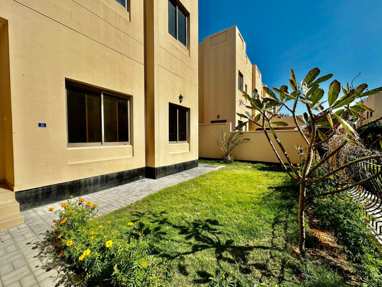 صورة فيلا للإيجار في الجنبية #1465 1