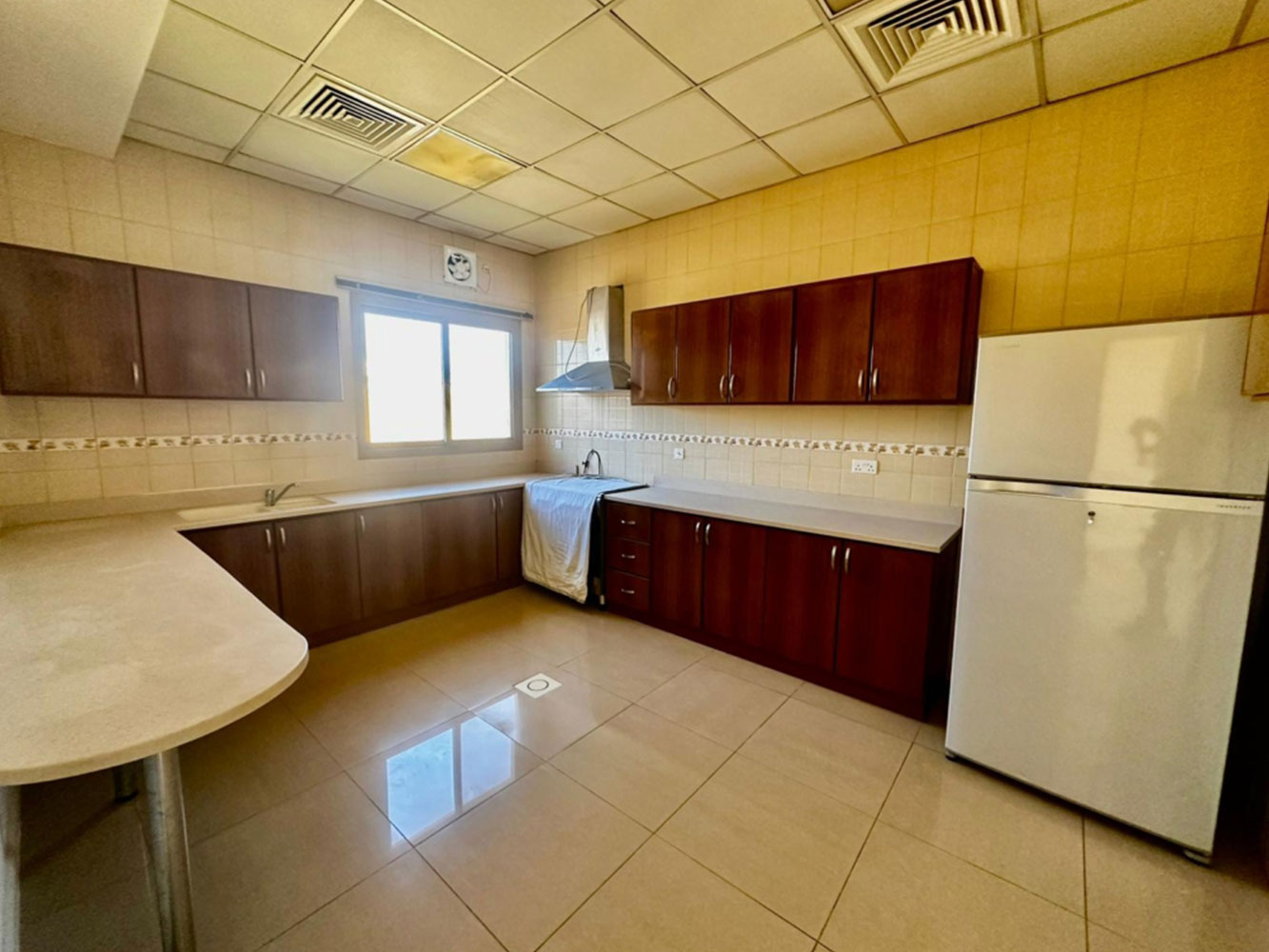 صورة فيلا للإيجار في الجنبية #1465 8