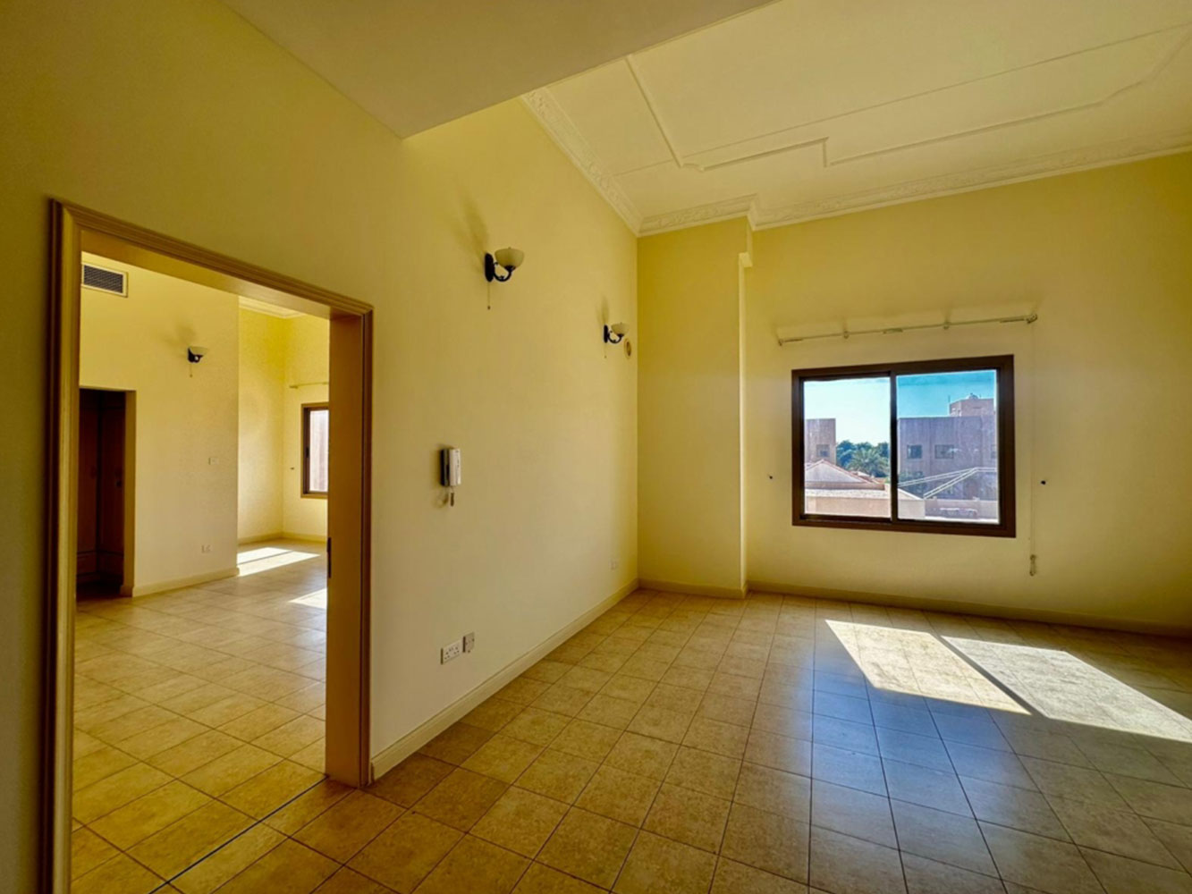 صورة فيلا للإيجار في الجنبية #1465 6