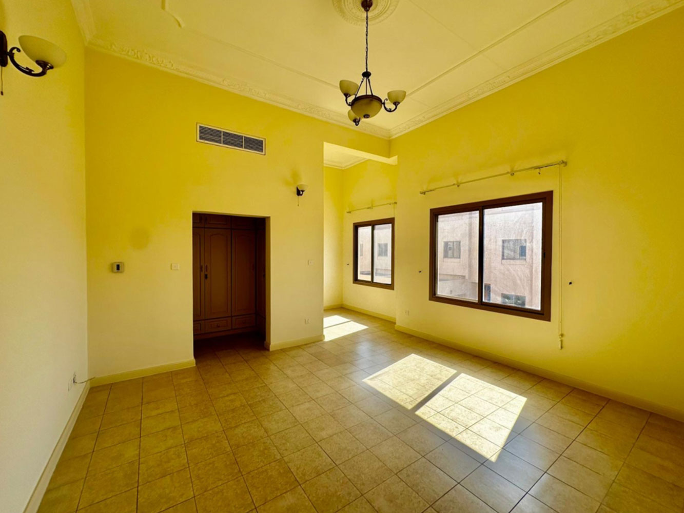 صورة فيلا للإيجار في الجنبية #1465 4