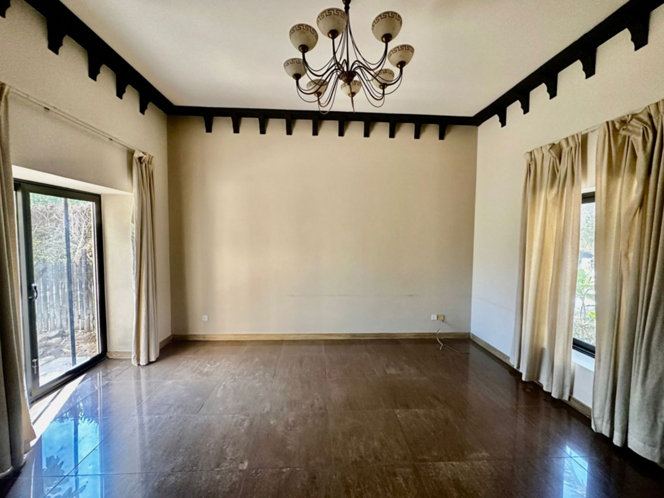 صورة فيلا للإيجار في الجنبية #1466 3