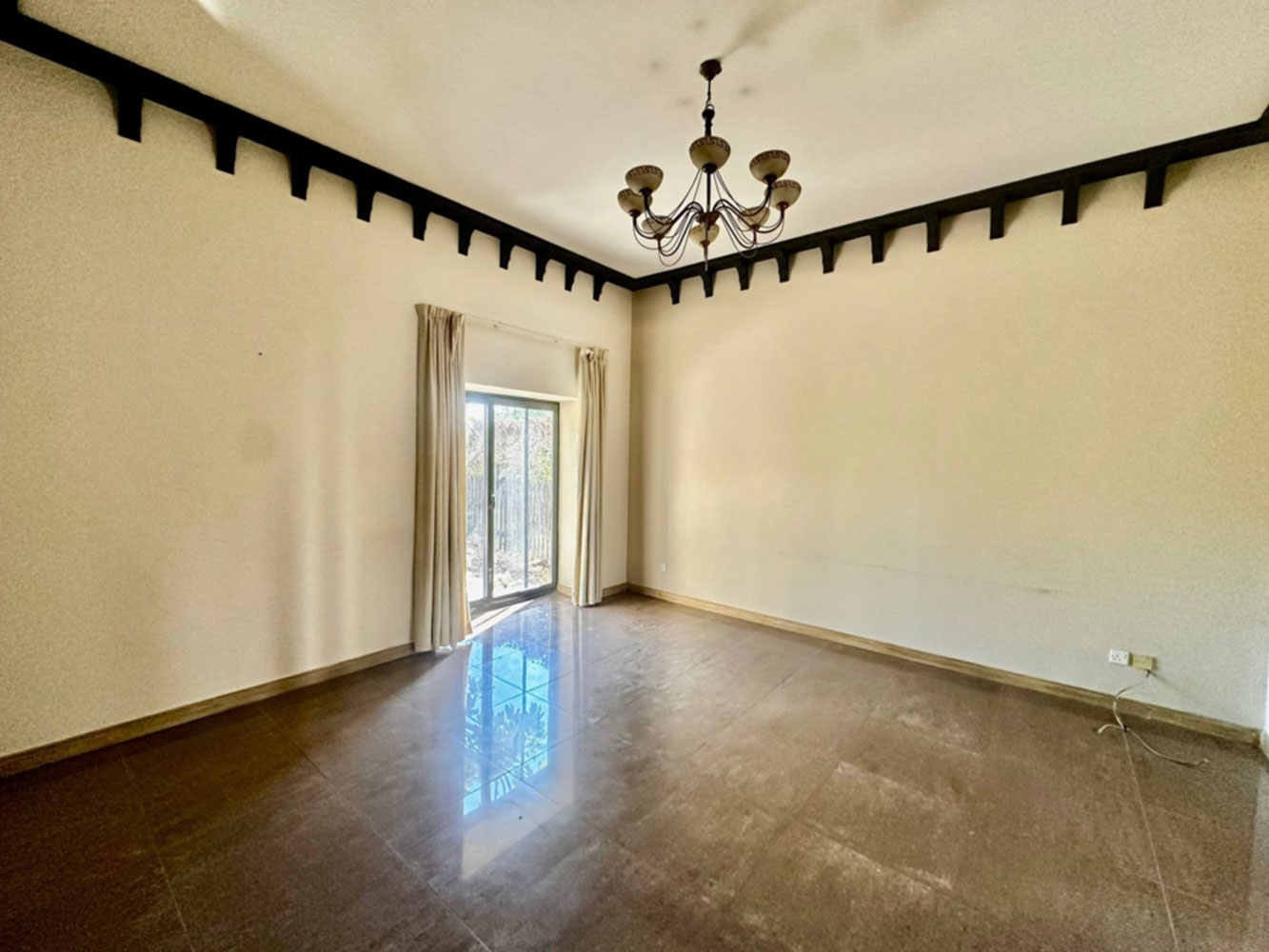 صورة فيلا للإيجار في الجنبية #1466 5