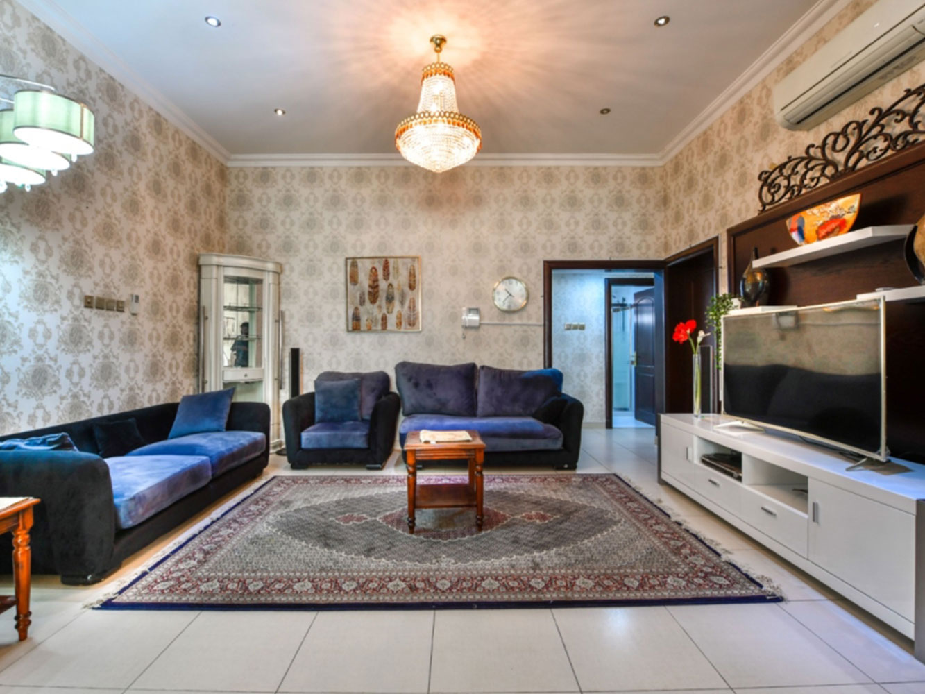 صورة مبنى للبيع في البسيتين #1470 2