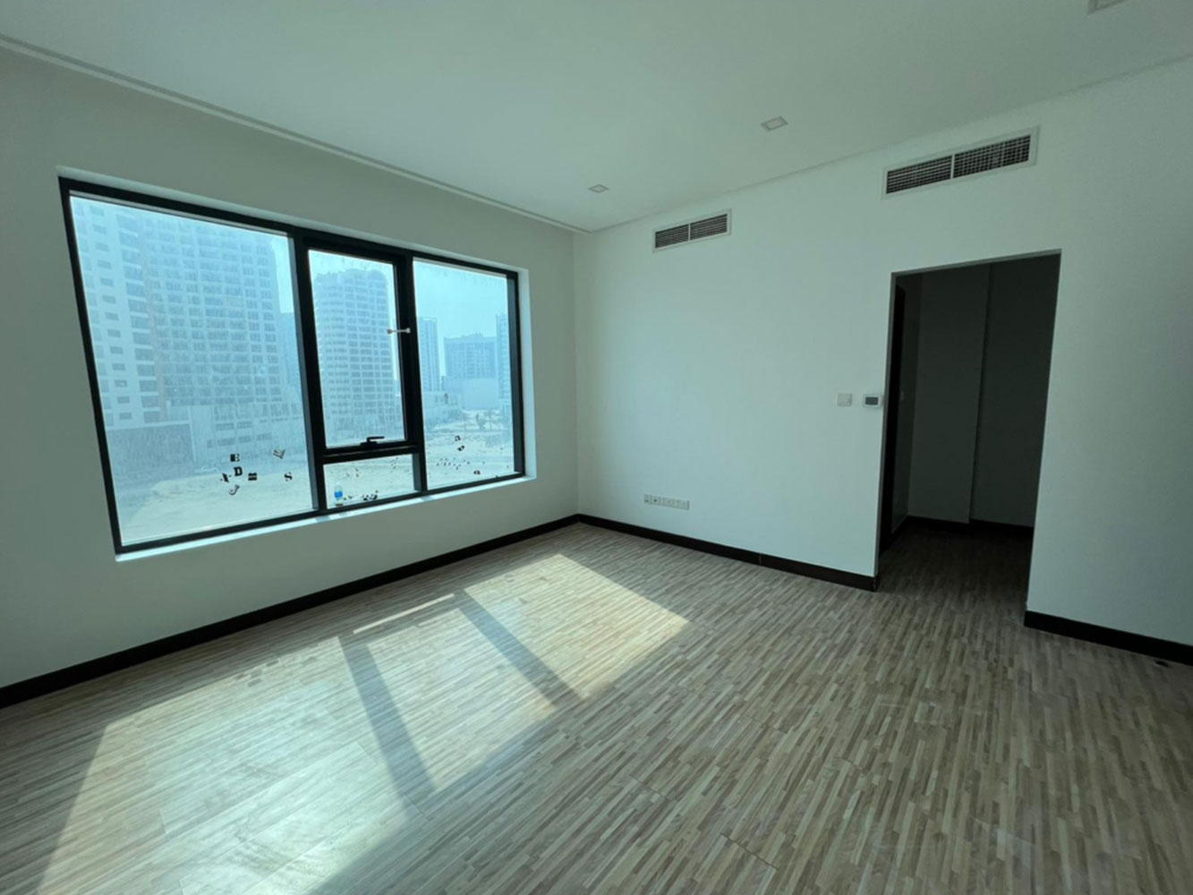 صورة شقة للبيع في جزر امواج #1474 1