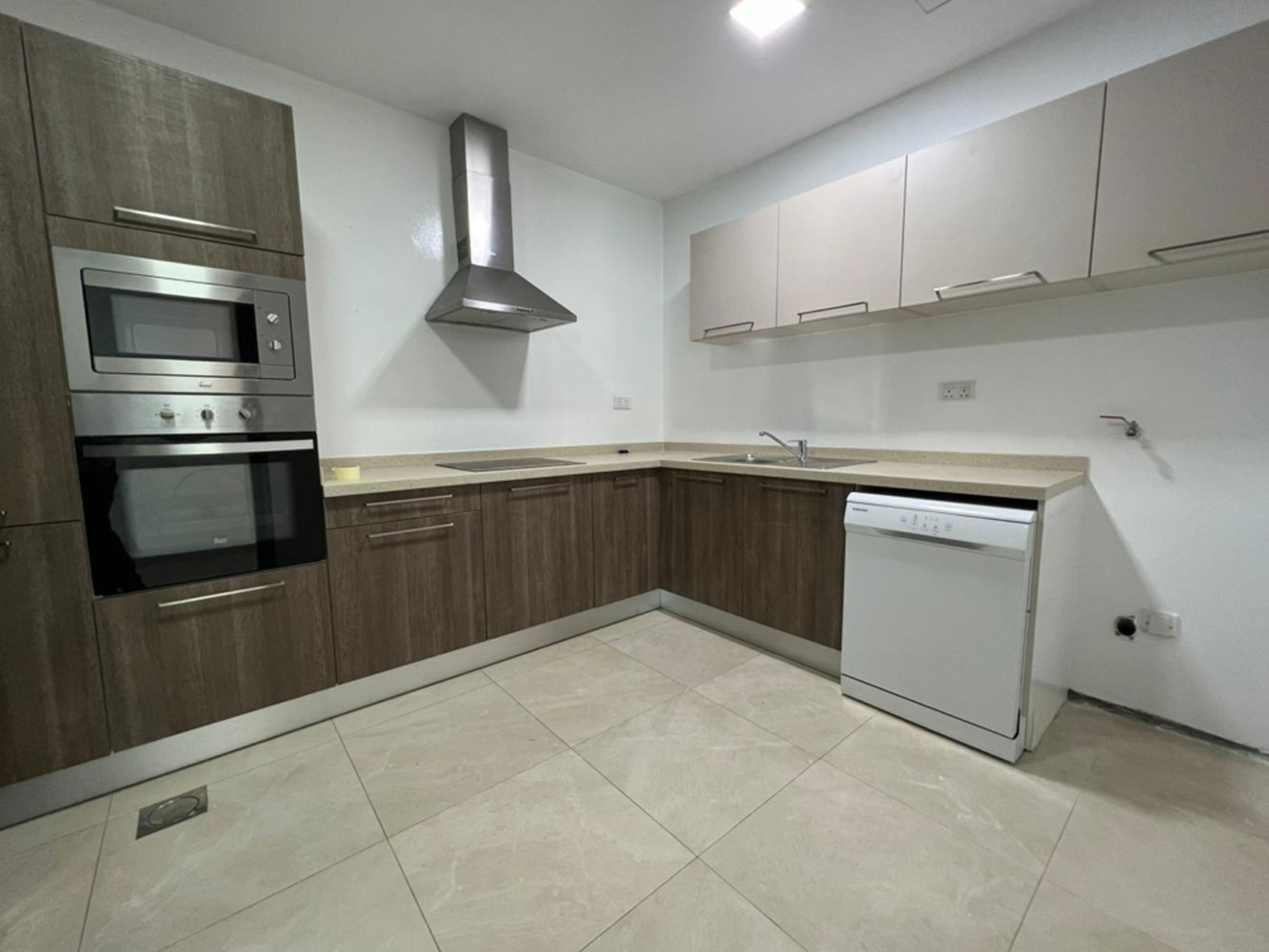 صورة شقة للبيع في جزر امواج #1474 2