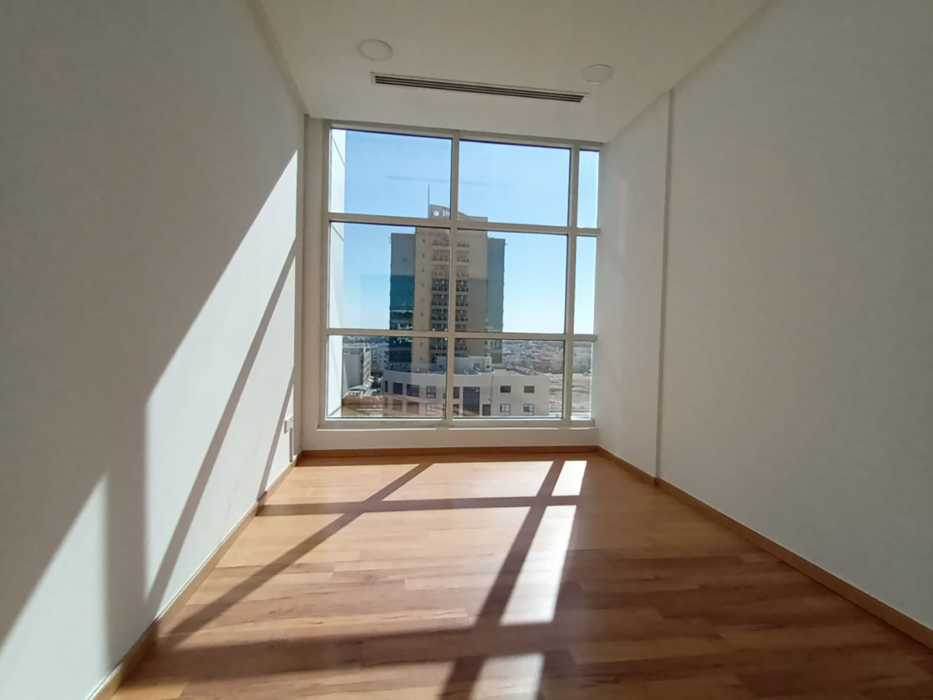 صورة مكتب للإيجار في ضاحية السيف #1480 4