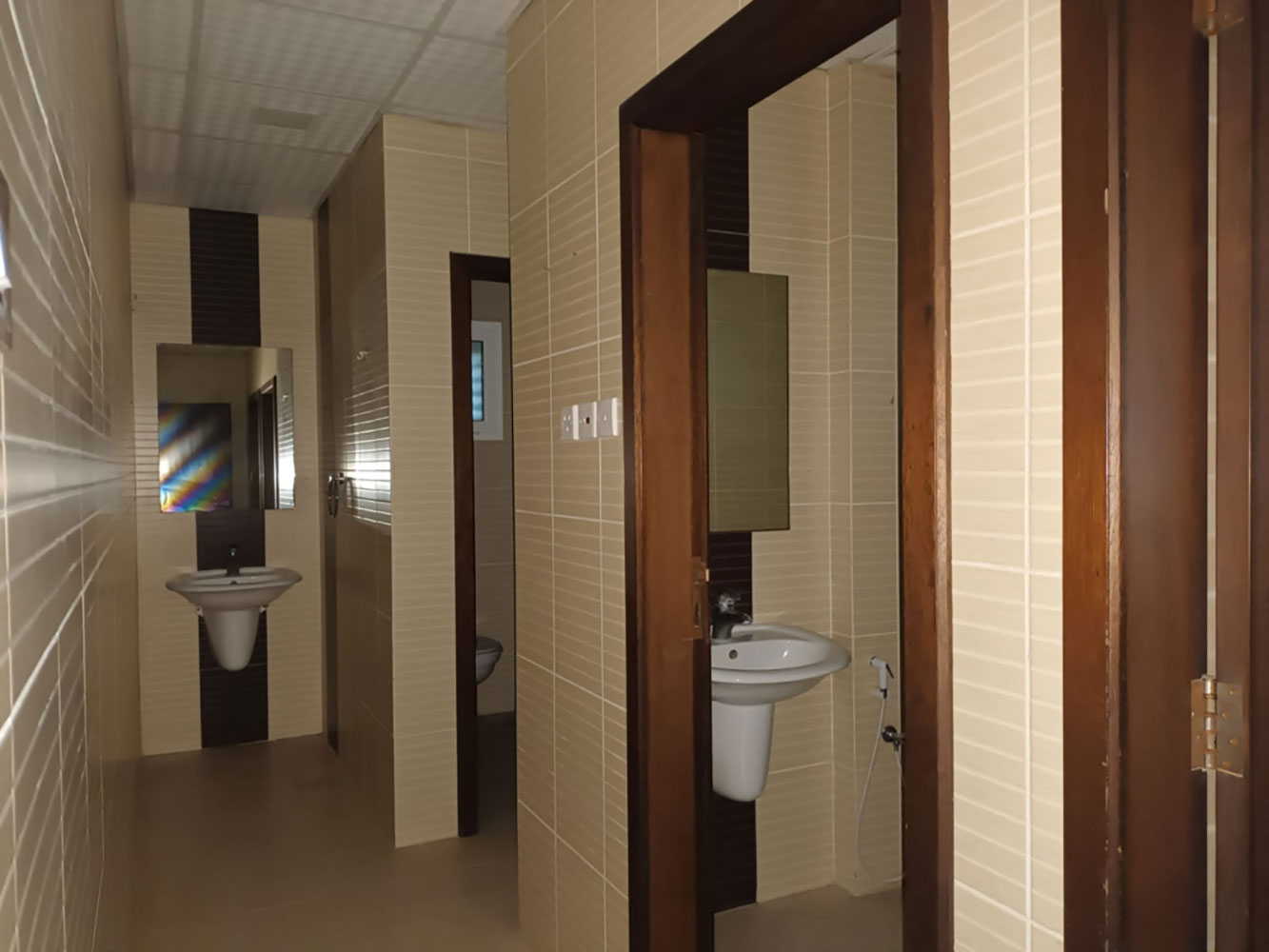 صورة مكتب للإيجار في ضاحية السيف #1480 3