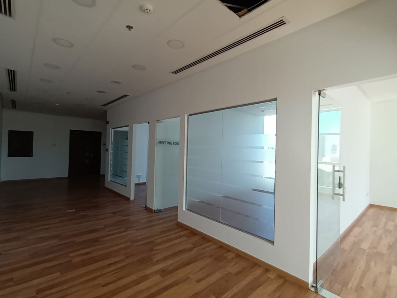 صورة مكتب للإيجار في ضاحية السيف #1480 1