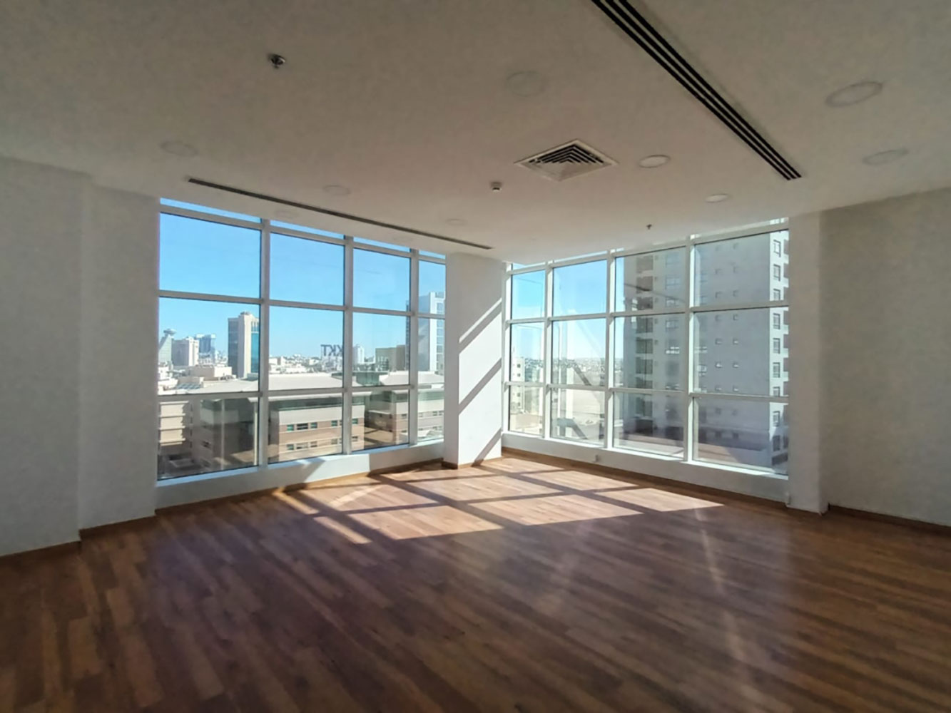 صورة مكتب للإيجار في ضاحية السيف #1480 0